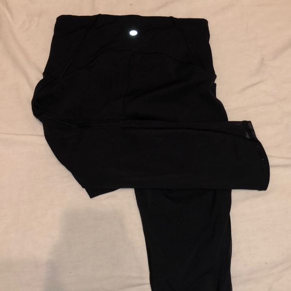 Lululemon Crop - Picture 1 of 1